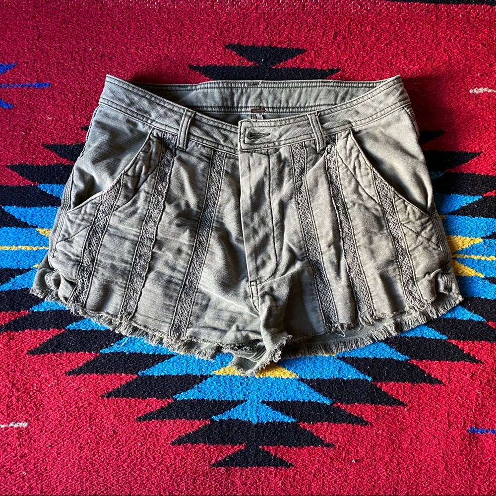 Free People | high waisted Cut Off Shorts green